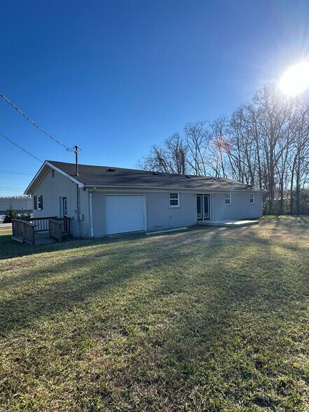 Building Photo - 4579 Academy Rd