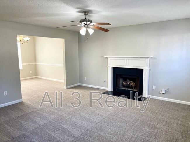 Building Photo - 2024 Smithfield Ave