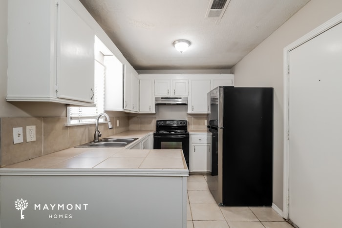 Building Photo - 125 James Garfield Cir