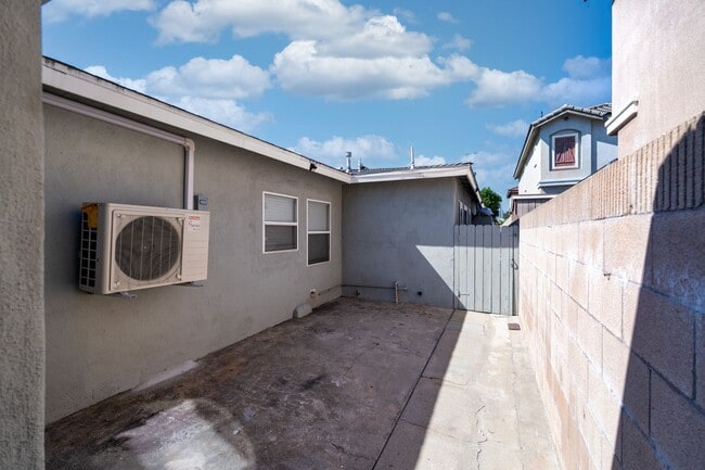 Building Photo - 7145 1/2 Watcher Street