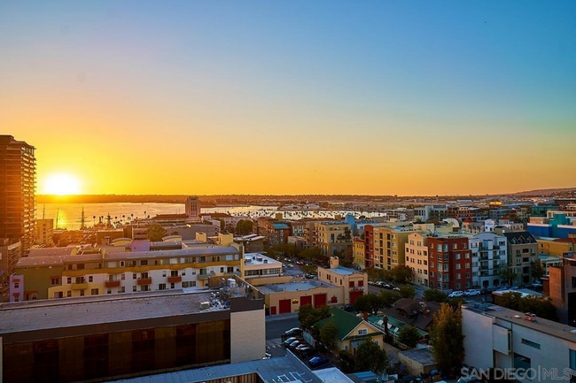 Building Photo - 300 W Beech St