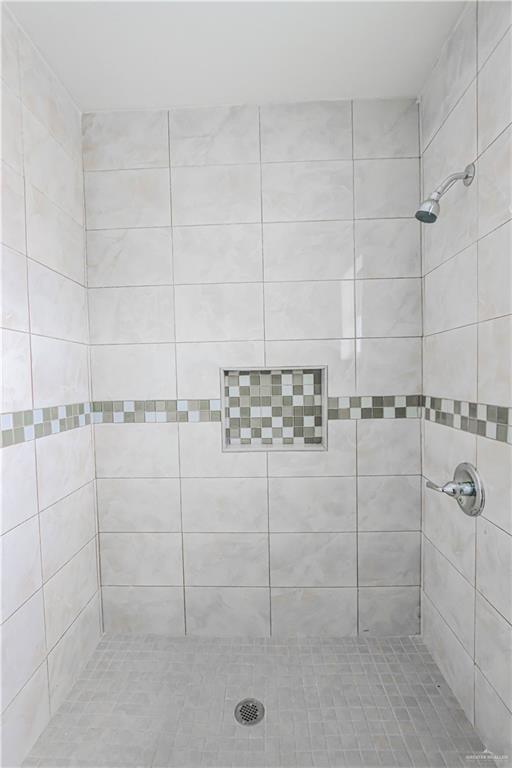 Building Photo - 720 E Sugarcane Dr