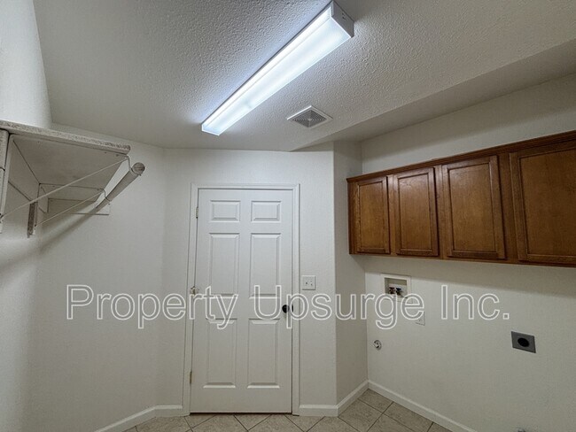 Building Photo - 3745 Silvario Ct