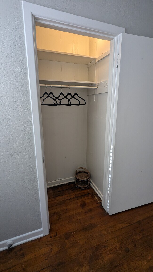 Building Photo - 2417 S Kennedy Ave