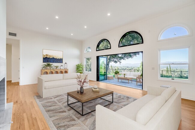 Building Photo - 15851 Mulholland Pl