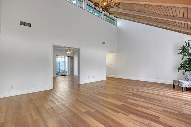 Building Photo - 241 NW 15th St