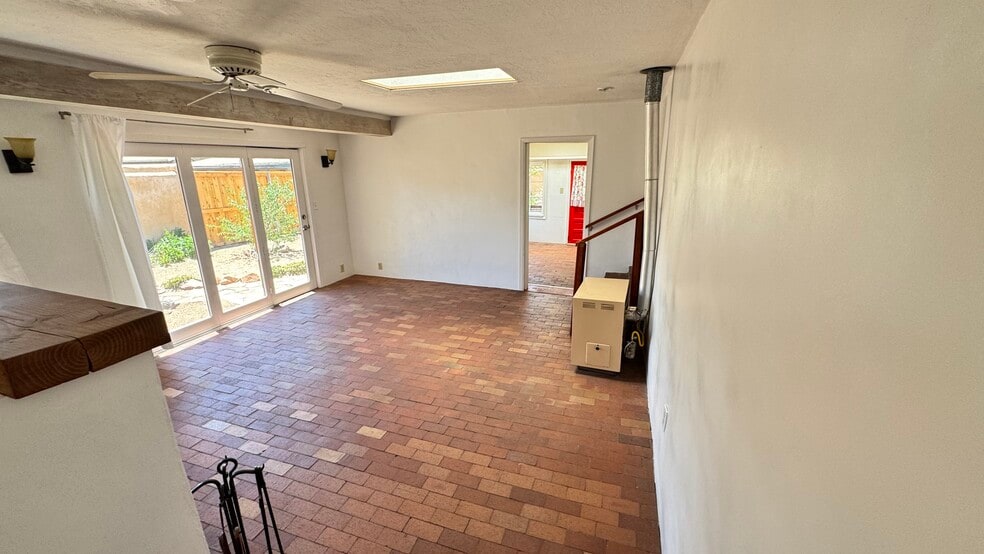 Building Photo - 4910 Nicholas Pl