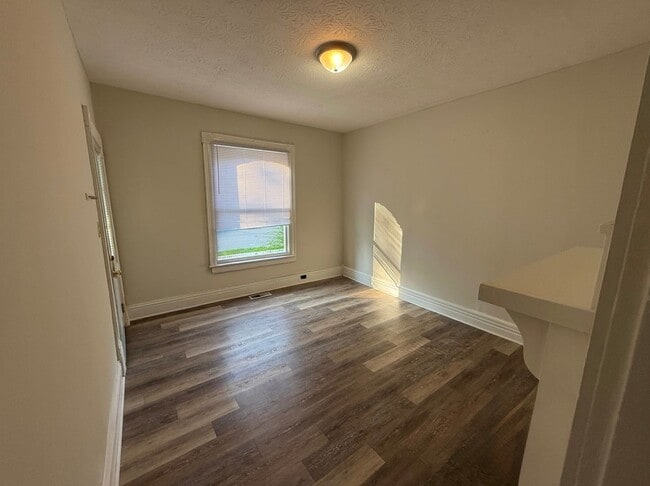 Building Photo - 329-1 Lexington Ave – 2 Bedroom Duplex wit...