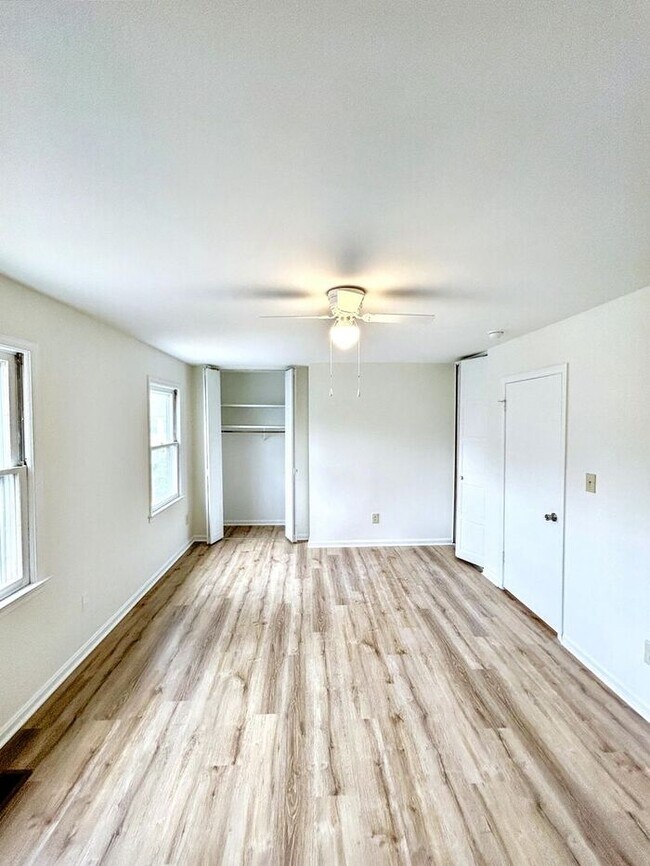 Building Photo - 1519 Sargeant Ct