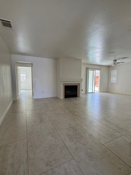 Building Photo - 15503 Venice Ln