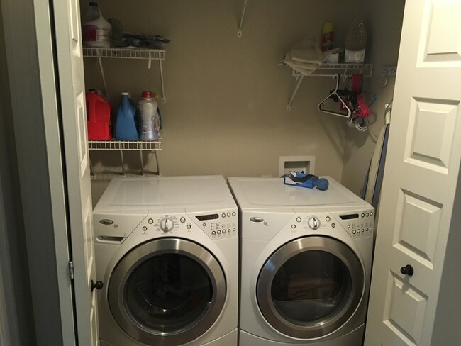 Building Photo - Cozy 3 bed 2 bath + bonus room in The Arbors