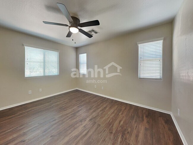 Building Photo - 14241 W Port Royale Ln