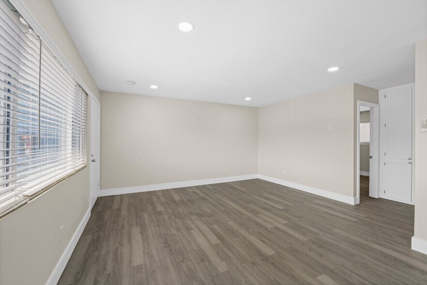 Building Photo - 3519 Gracia Paseo