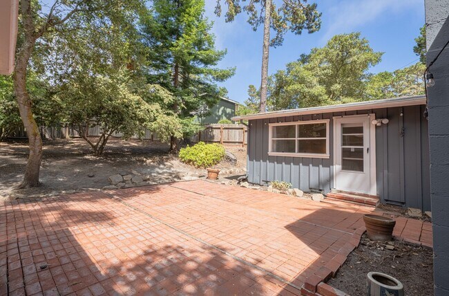 Building Photo - 1303 Chamisal Way
