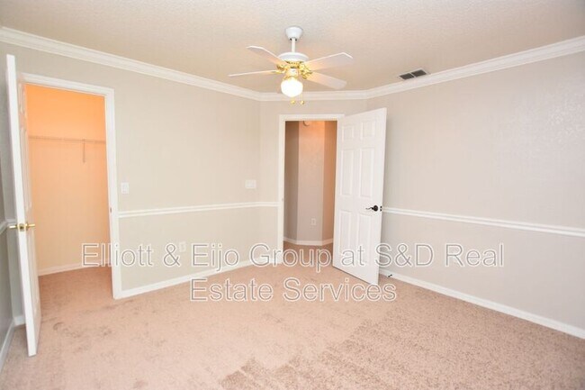 Building Photo - 6233 Napa Dr
