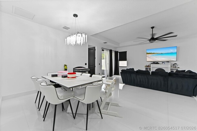 Building Photo - 7461 Moonrise Dr