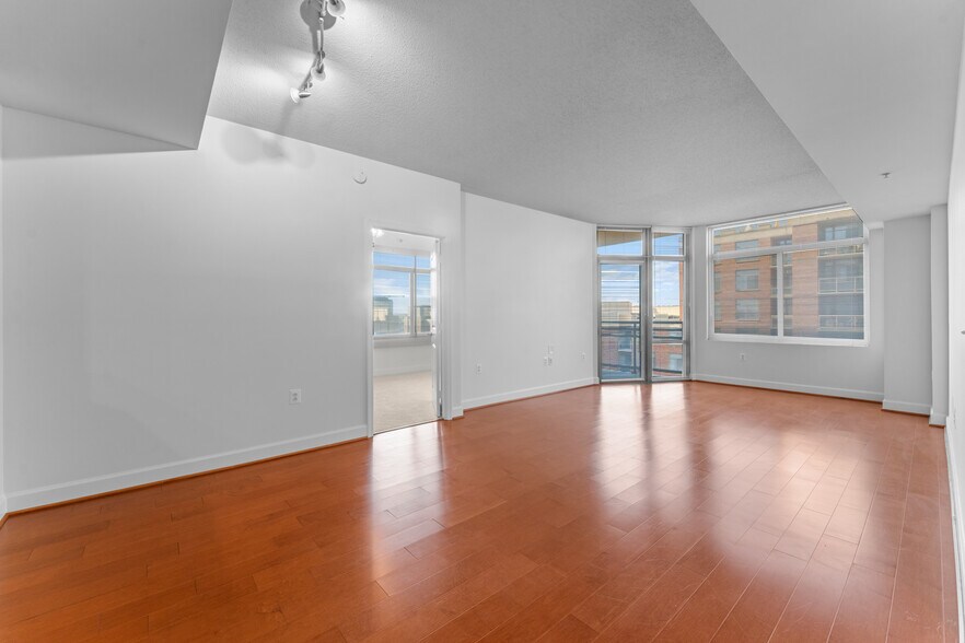 Building Photo - 3650 S Glebe Rd