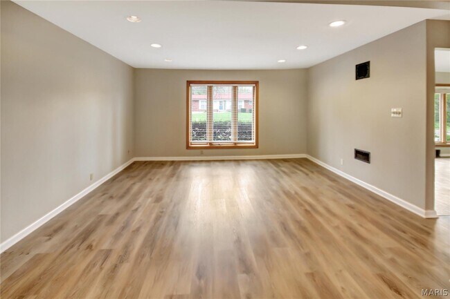 Building Photo - 3 Pem Rd