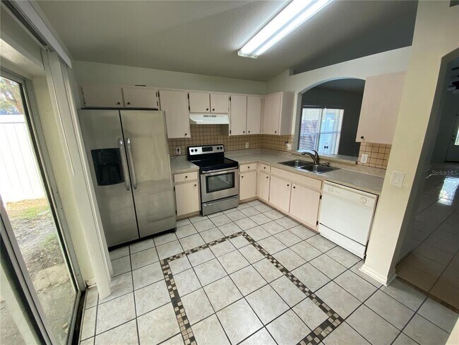 Building Photo - 8530 Quarter Horse Dr