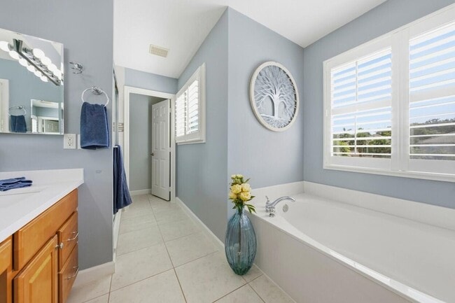 Building Photo - 8212 Calterra Dr