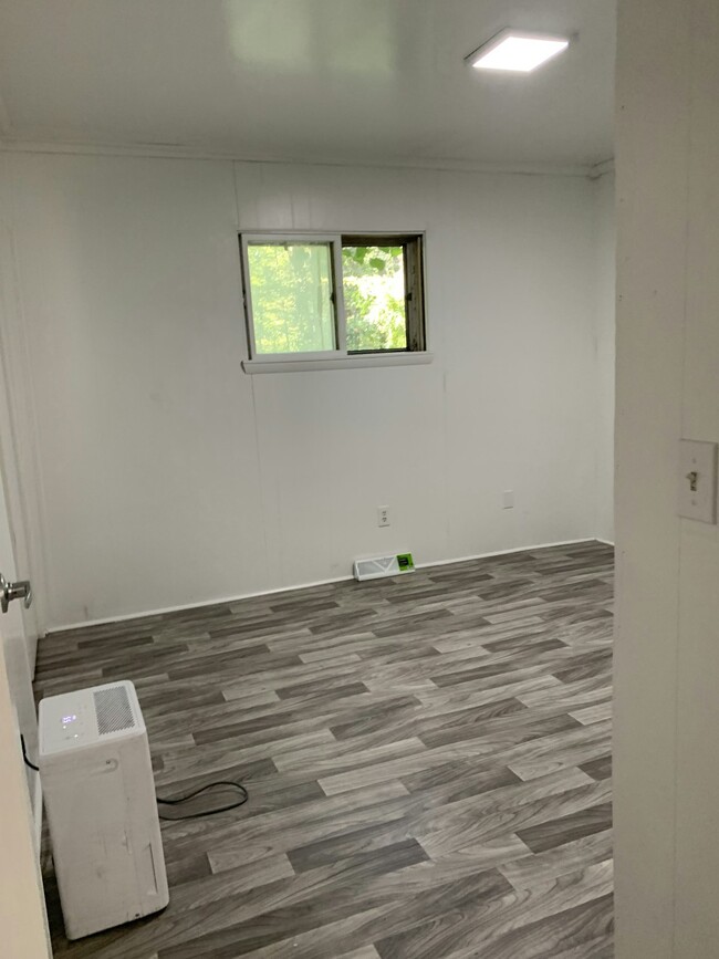 Building Photo - 4472 Brott Rd