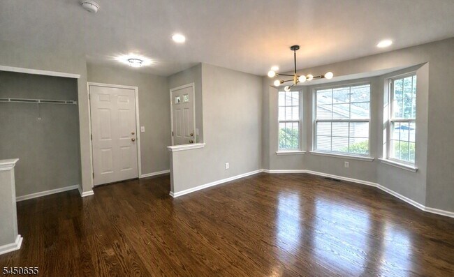 Building Photo - 2501 Vantage Ct