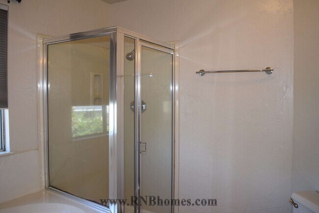 Building Photo - 1024 McRae Way