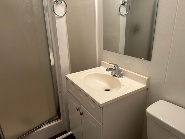 Building Photo - 121 Pleasant St