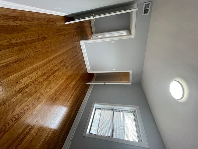 Building Photo - 7329 N Honore St
