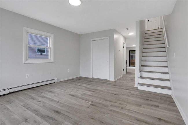 Building Photo - 107 Roosevelt St