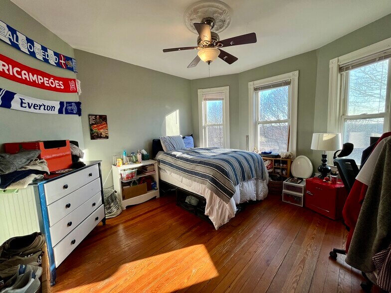 Building Photo - 83 Wensley St