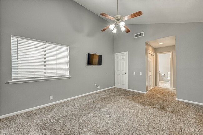 Building Photo - 11733 Lakeside Pl Dr