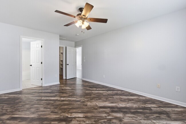 Building Photo - 127 Bermuda View