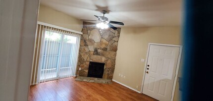 Building Photo - K223 - Hyde Park Oaks #114