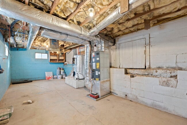 Building Photo - 7600 Rustic Ln