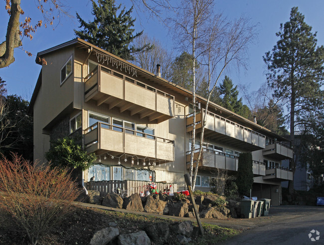 Primary Photo - Mercer Park Apartments