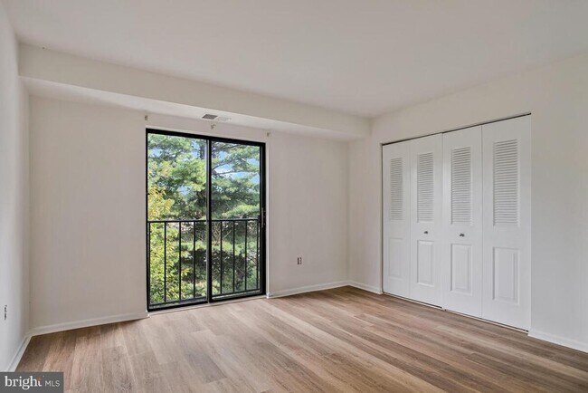 Building Photo - 2574 Riva Rd