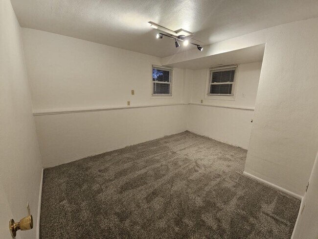 Building Photo - 7121 Century Ave