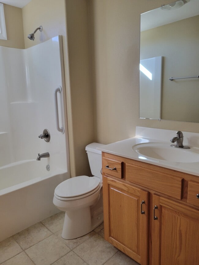 Building Photo - 544 Snead Dr