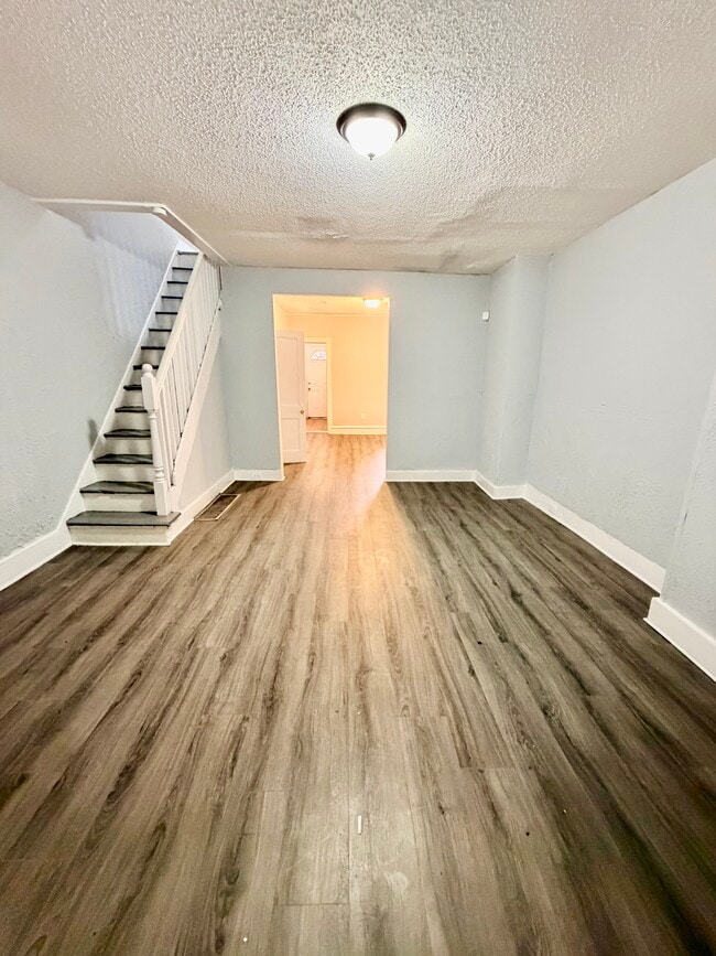 Building Photo - 5627 Malcolm St