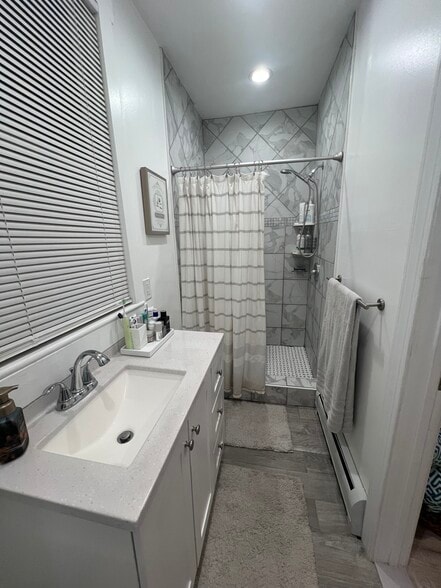 Building Photo - 52 Krakow St