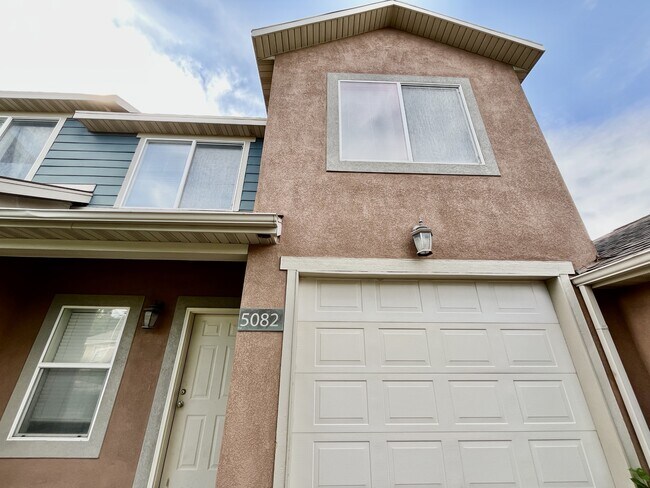 Building Photo - 5082 W Wind Rock Ln