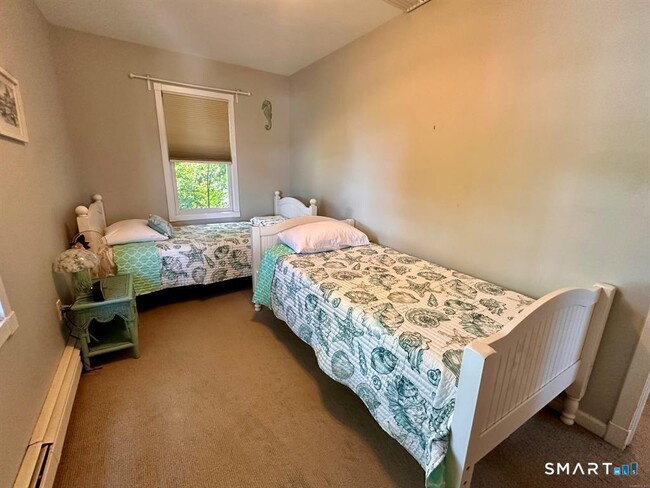 Building Photo - 44 Warren St