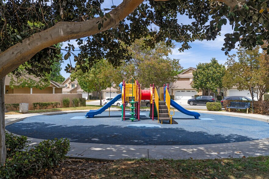 Building Photo - 3863 Thorncroft Ln