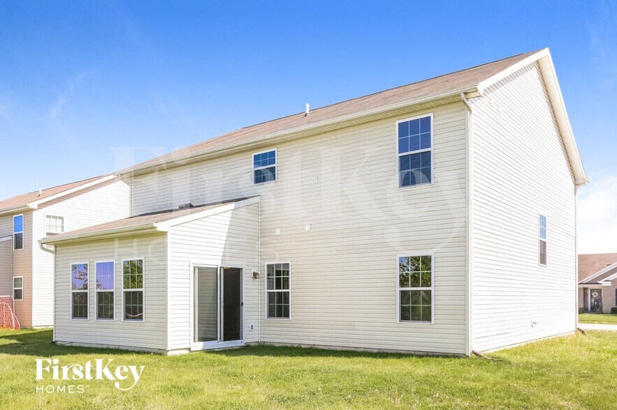 Building Photo - 10262 McClain Dr