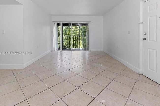 Building Photo - 1201 Lake Victoria Dr