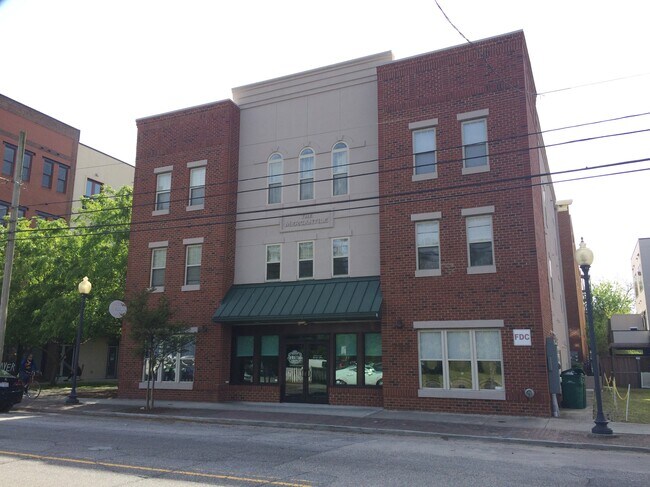 Primary Photo - 713 N. 4th St.