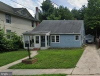 Building Photo - 206 Dickinson Rd