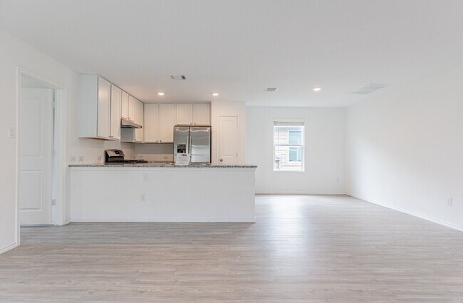 Building Photo - 331 Ambush Ridge