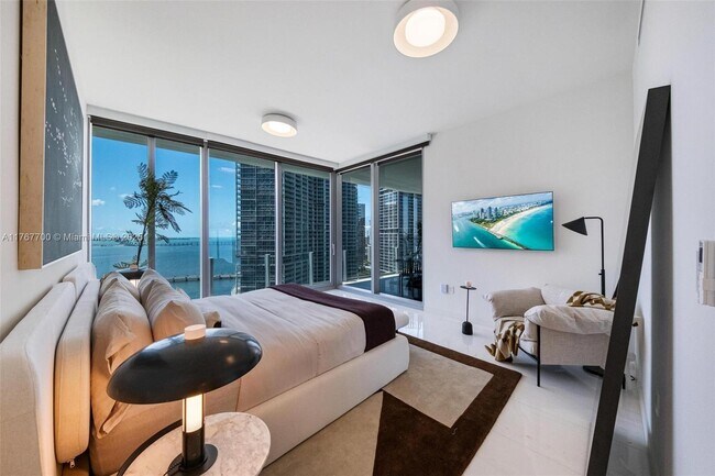 Building Photo - 300 Biscayne Blvd Way